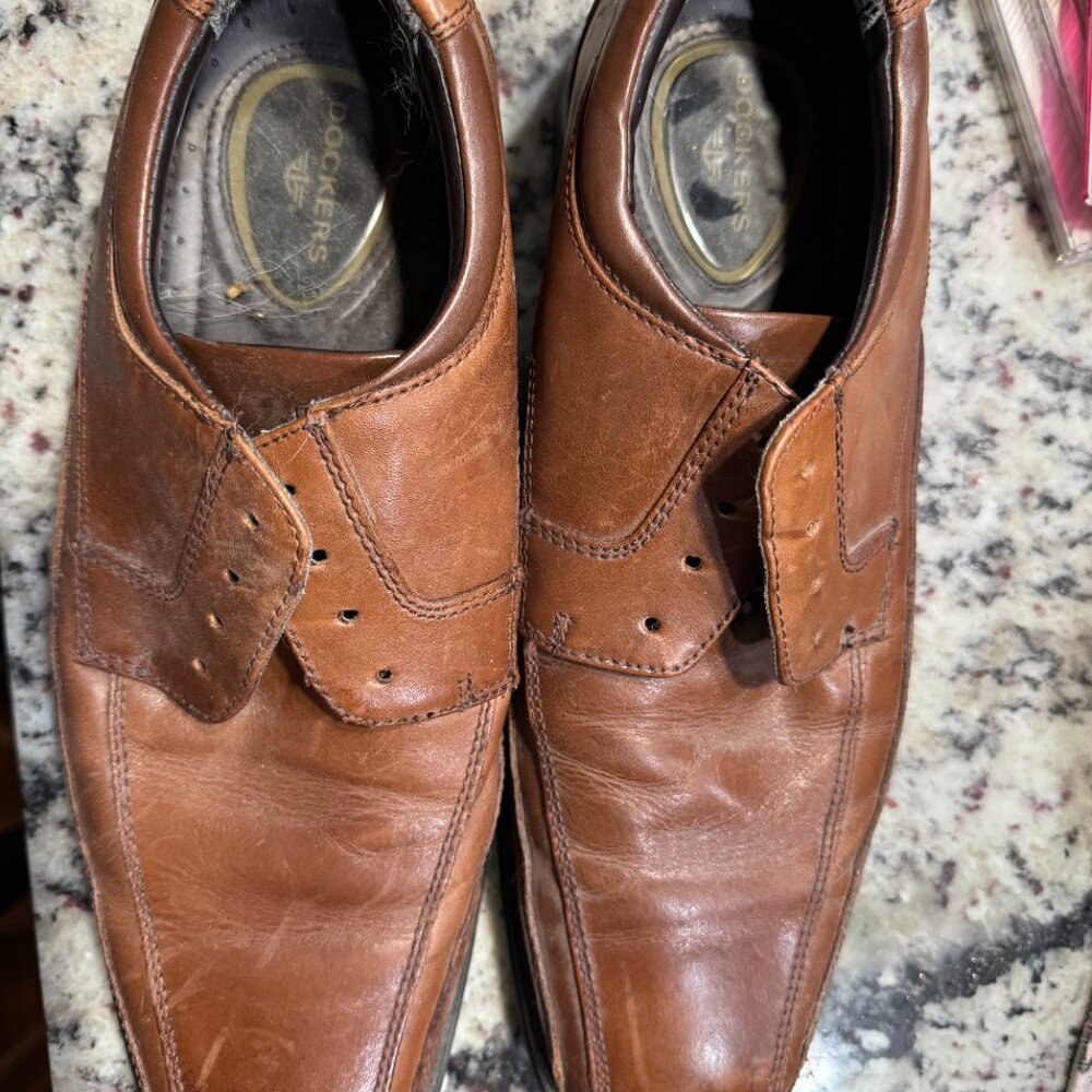 Mens size 9.5 Dockers